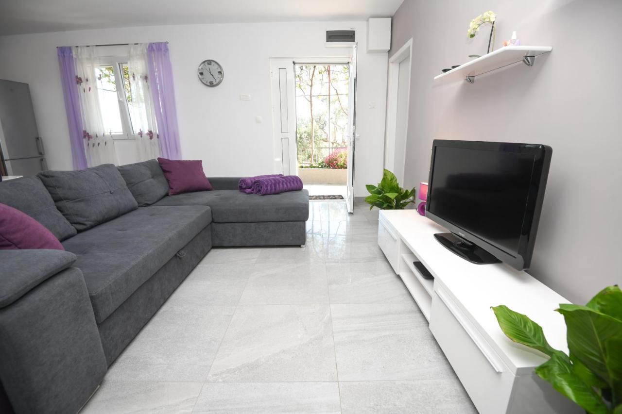 Apartments Lidija - Sea View Apartment With Exclusive Right Of Using Hot Tub Or Split Level Apartment With Exclusive Right Of Using Pool Podstrana Exterior foto