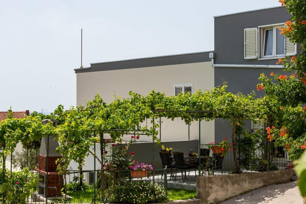 Apartments Lidija - Sea View Apartment With Exclusive Right Of Using Hot Tub Or Split Level Apartment With Exclusive Right Of Using Pool Podstrana Exterior foto