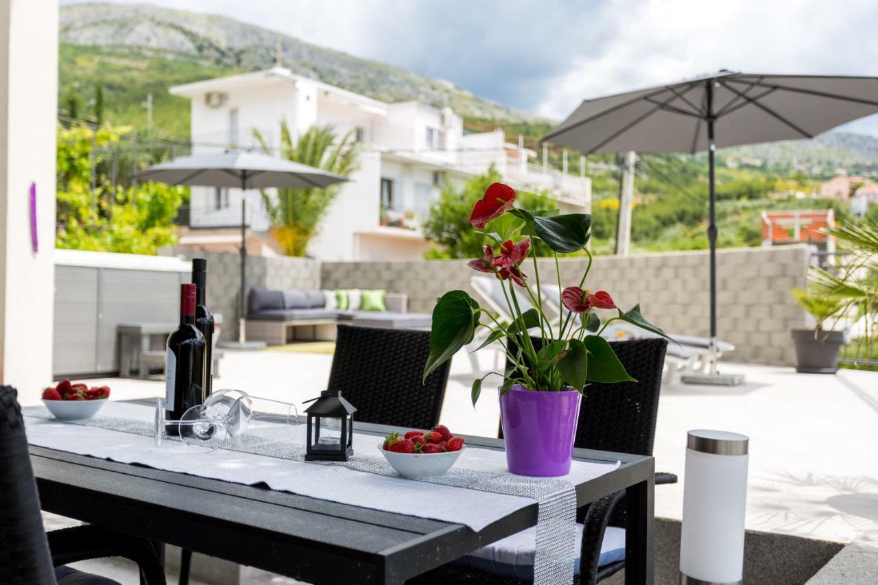 Apartments Lidija - Sea View Apartment With Exclusive Right Of Using Hot Tub Or Split Level Apartment With Exclusive Right Of Using Pool Podstrana Exterior foto